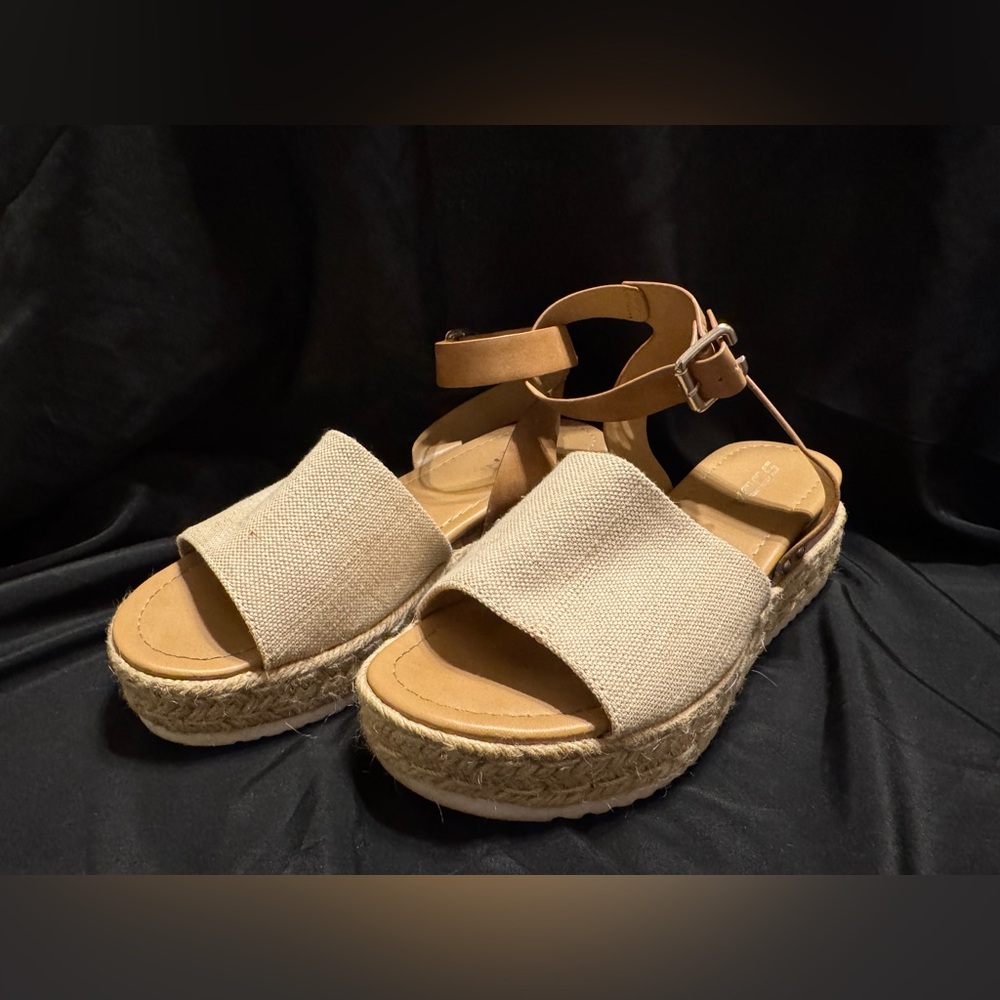 Soda Topic Open Toe Buckle Ankle Strap Espadrille Sandals Size 8.5
